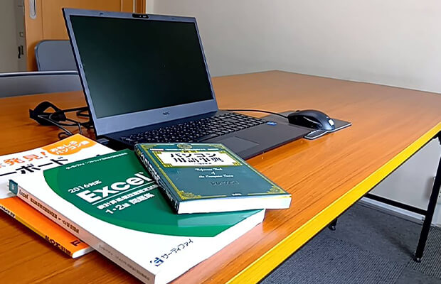 パソコン訓練・軽作業